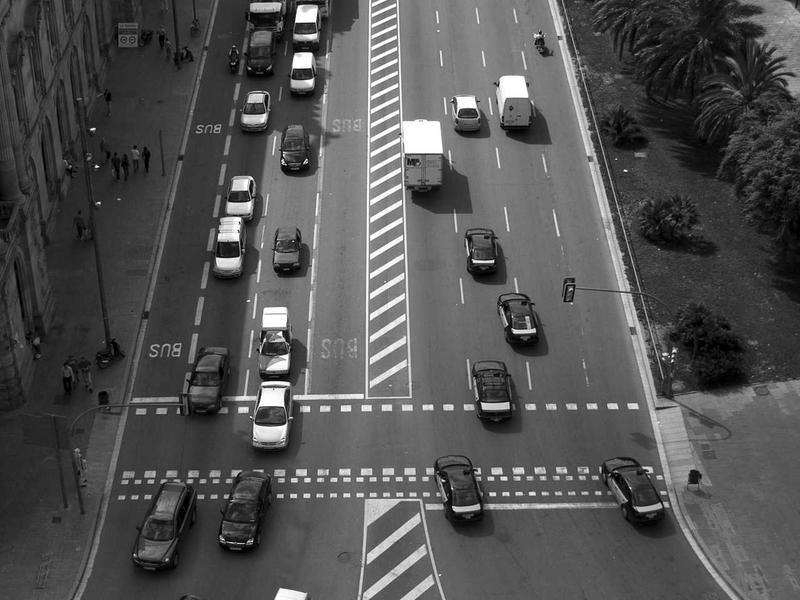 Kuljetusliikkeen ammattilaiset työssä Lappeenrannassa